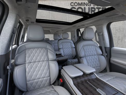 New 2026 Lincoln Navigator L Black Label AWD/4WD image 10