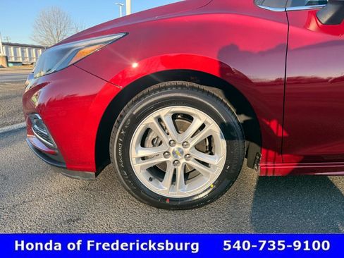 Used 2017 Chevrolet Cruze LT w/ Convenience Package image 10