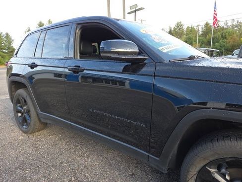 Used 2023 Jeep Grand Cherokee Altitude image 83