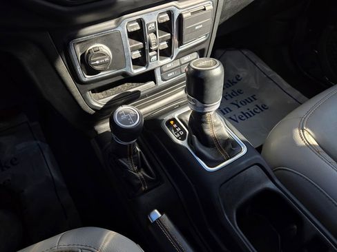 Used 2021 Jeep Gladiator Overland image 24