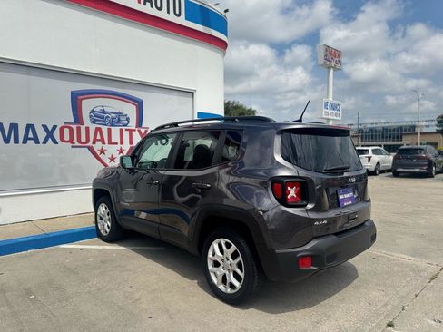 Used 2018 Jeep Renegade Latitude AWD/4WD image 33