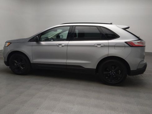 Used 2020 Ford Edge SE FWD image 3