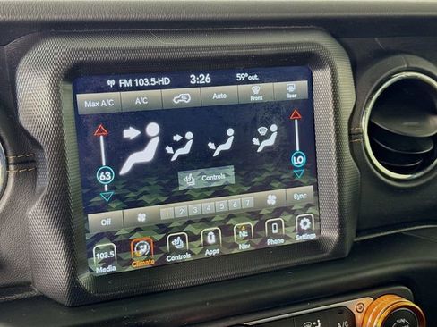 Used 2020 Jeep Wrangler Unlimited Sahara AWD/4WD image 19