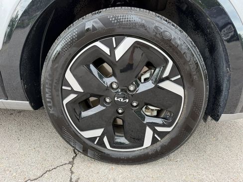 Used 2023 Kia Niro Wind w/ Wind Preserve Package FWD image 11