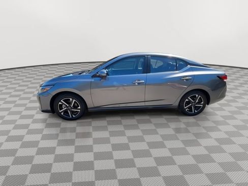 Used 2024 Nissan Sentra SV FWD image 5
