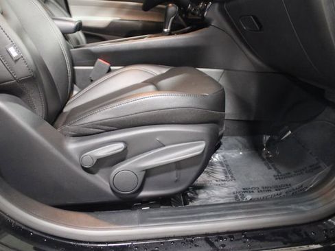 Used 2025 Jeep Compass Limited image 24