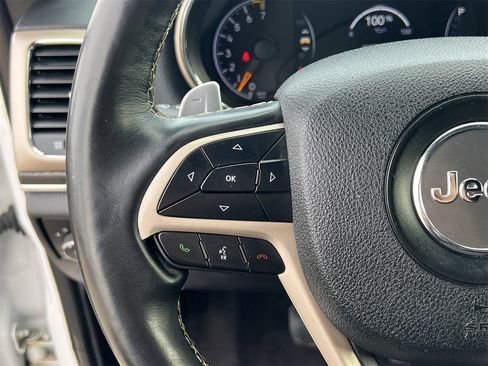 Used 2017 Jeep Grand Cherokee Limited w/ Luxury Group II image 11