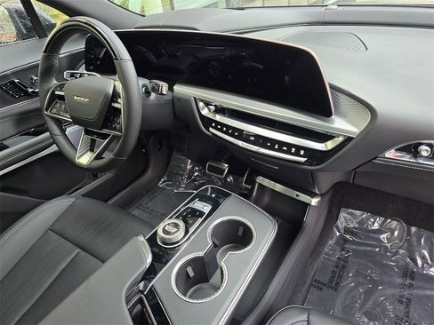 New 2026 Cadillac Lyriq V image 10