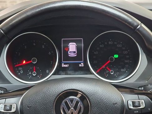 Used 2019 Volkswagen Tiguan SE AWD/4WD image 18