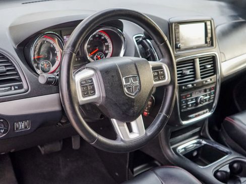 Used 2019 Dodge Grand Caravan GT FWD image 13
