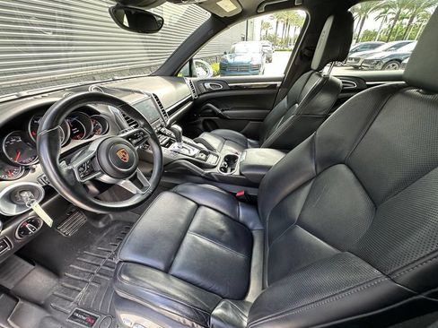 Certified 2017 Porsche Cayenne AWD/4WD image 4