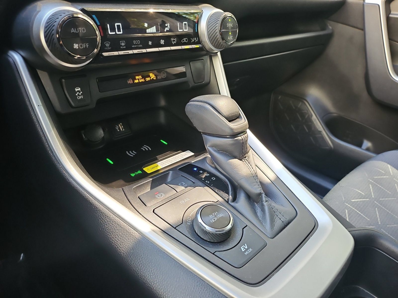 Used 2024 Toyota RAV4 AWD Hybrid image 24