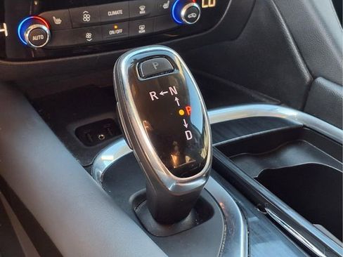 Used 2019 Buick Enclave Essence FWD image 10