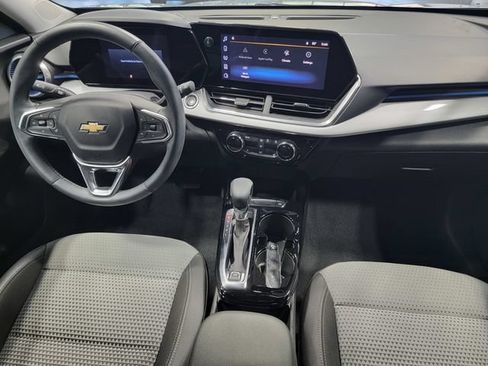 Used 2024 Chevrolet Trax LT w/ Driver Confidence Package FWD image 30