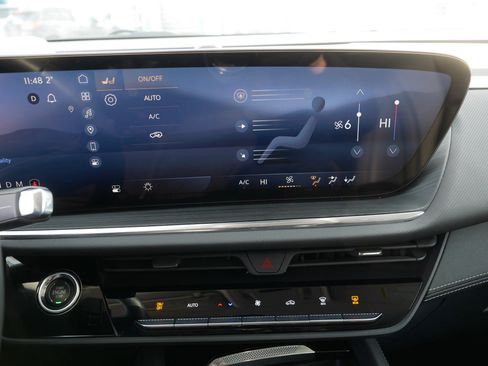 Used 2025 Buick Envision Preferred image 23