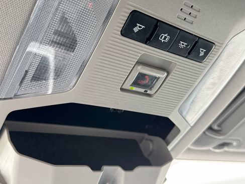 Used 2020 Toyota RAV4 XLE image 26