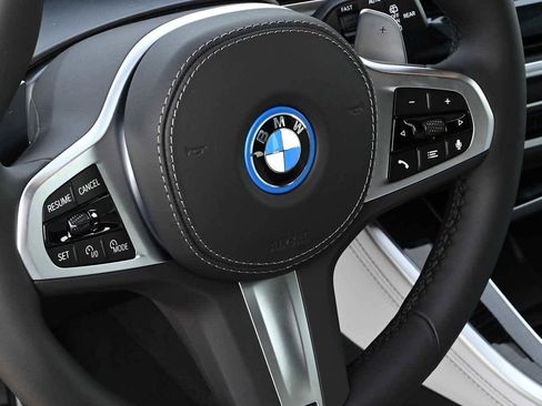 New 2026 BMW X5 xDrive50e w/ Executive Package image 11