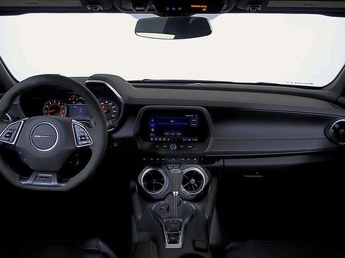 Used 2024 Chevrolet Camaro LT RWD image 13