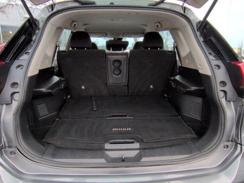 Used 2020 Nissan Rogue S image 31