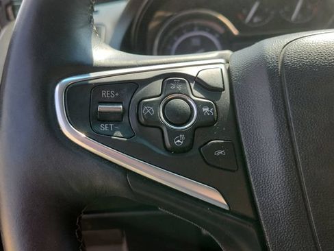 Used 2014 Buick Regal FWD image 17