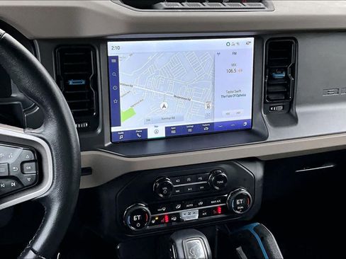 Used 2024 Ford Bronco Wildtrak image 6