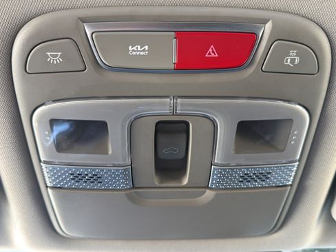 Used 2025 Kia Telluride S AWD/4WD image 35