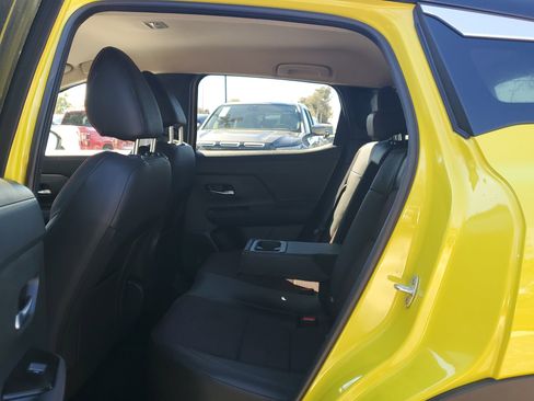 Certified 2025 Nissan Kicks SR image 12