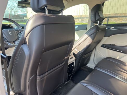 Used 2017 Lincoln MKC Reserve image 14
