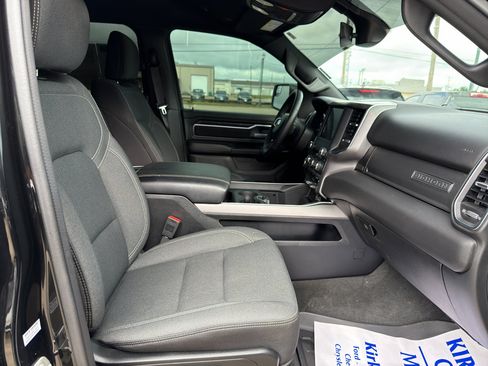 Used 2024 RAM 1500 Big Horn AWD/4WD image 30