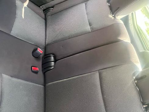 Used 2020 Nissan Pathfinder S FWD image 11