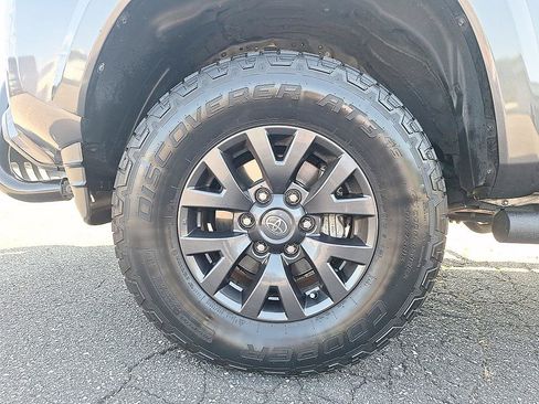 Used 2021 Toyota Tacoma SR5 RWD image 8