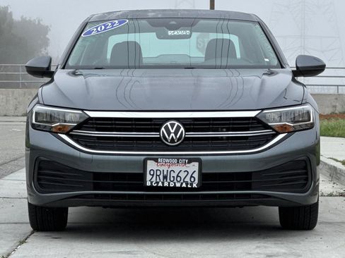 Used 2022 Volkswagen Jetta SE image 9
