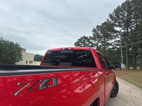 Used 2018 Chevrolet Silverado 1500 LTZ Z71 AWD/4WD image 23