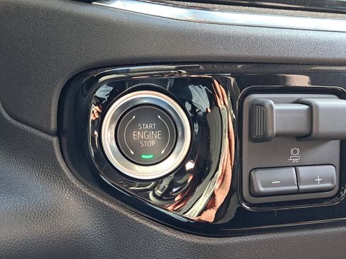 New 2025 GMC Sierra 1500 Elevation w/ LPO, Elevation Black Package image 31