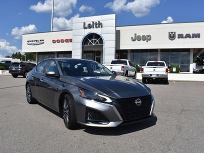 Used 2023 Nissan Altima 2.5 SV