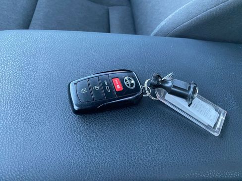 Used 2025 Toyota Camry LE image 22