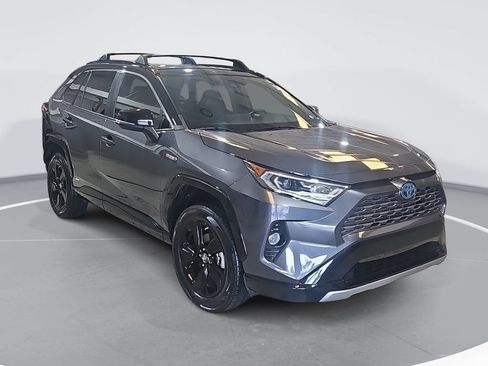 Used 2019 Toyota RAV4 XSE w/ XSE Weather Package AWD/4WD image 3