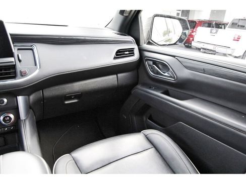 Used 2024 GMC Yukon SLT AWD/4WD image 10