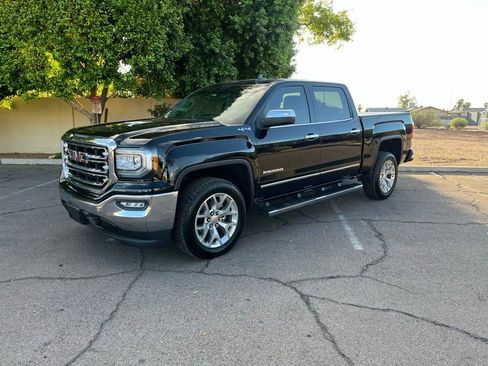 Used 2018 GMC Sierra 1500 SLT w/ SLT Premium Package image 4