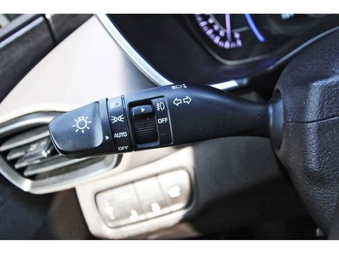 Used 2019 Hyundai Santa Fe FWD image 14