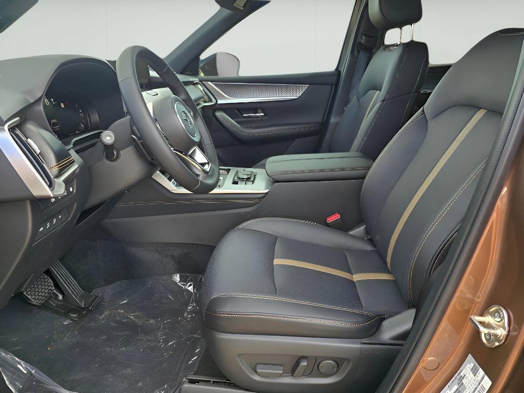 Certified 2025 MAZDA CX-70 Plug-In Hybrid w/ Premium Plus AWD/4WD image 12