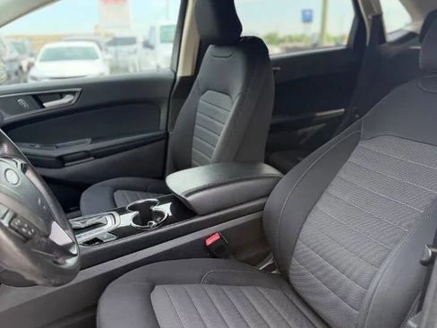 Used 2018 Ford Edge SE FWD image 11