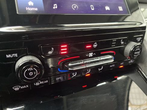 Used 2022 Jeep Grand Cherokee L Laredo w/ Luxury Tech Group I image 35