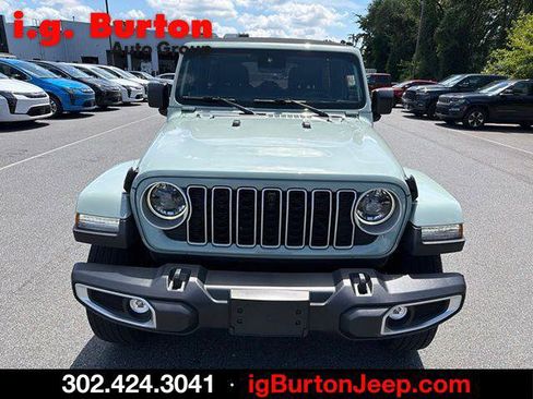 Certified 2024 Jeep Wrangler Unlimited Sahara w/ Technology Group AWD/4WD image 8