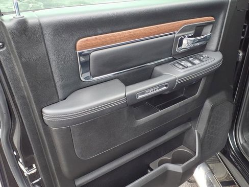 Used 2018 RAM 1500 Laramie w/ Convenience Group image 7