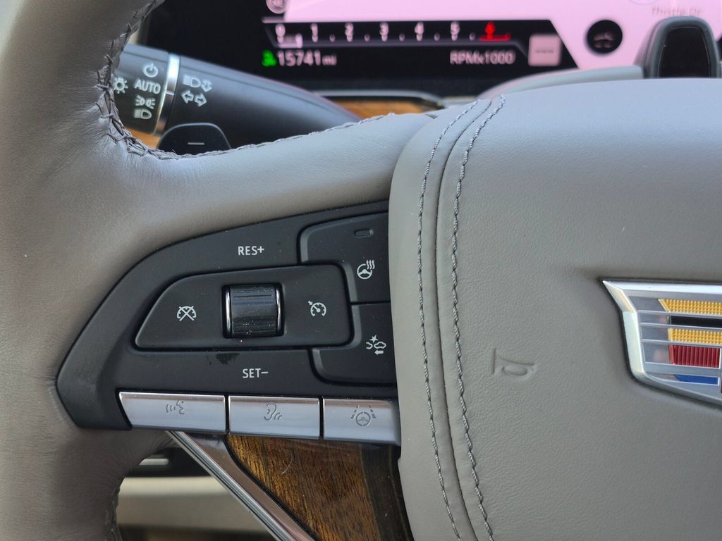 Used 2024 Cadillac Escalade Premium Luxury Platinum w/ Heavy-Duty Trailer Package AWD/4WD image 31