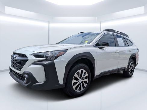 Used 2025 Subaru Outback Premium AWD/4WD image 7