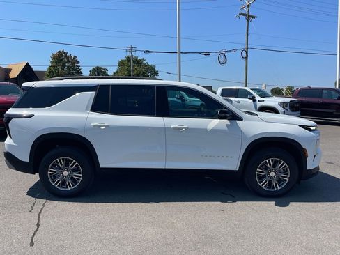 Used 2025 Chevrolet Traverse LT w/ LPO, Floor Liner Package image 6