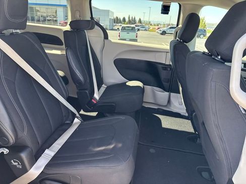 Used 2023 Chrysler Voyager LX FWD image 24