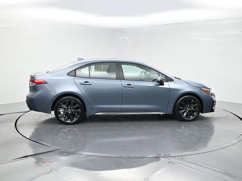Used 2024 Toyota Corolla SE w/ SE Convenience Package FWD image 4
